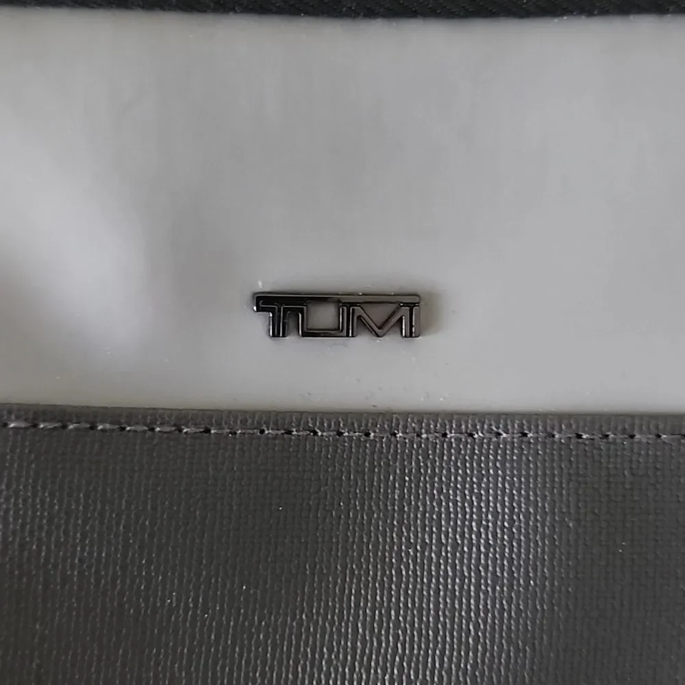 Tumi for Delta Cosmetic Vanity Toiletries Case Toiletry bag